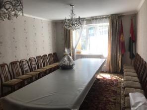 Продаётся дом в ц.г Бишкек , терр: 8 сот.